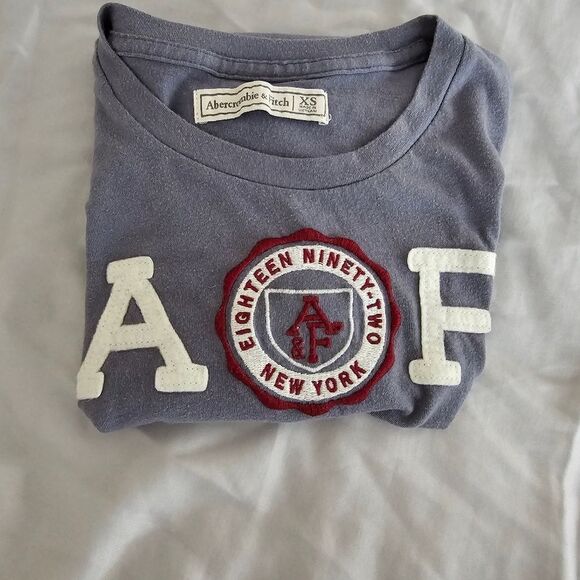 Abercrombie and Fitch Juniors Tshirt XS - Picture 5 of 5
